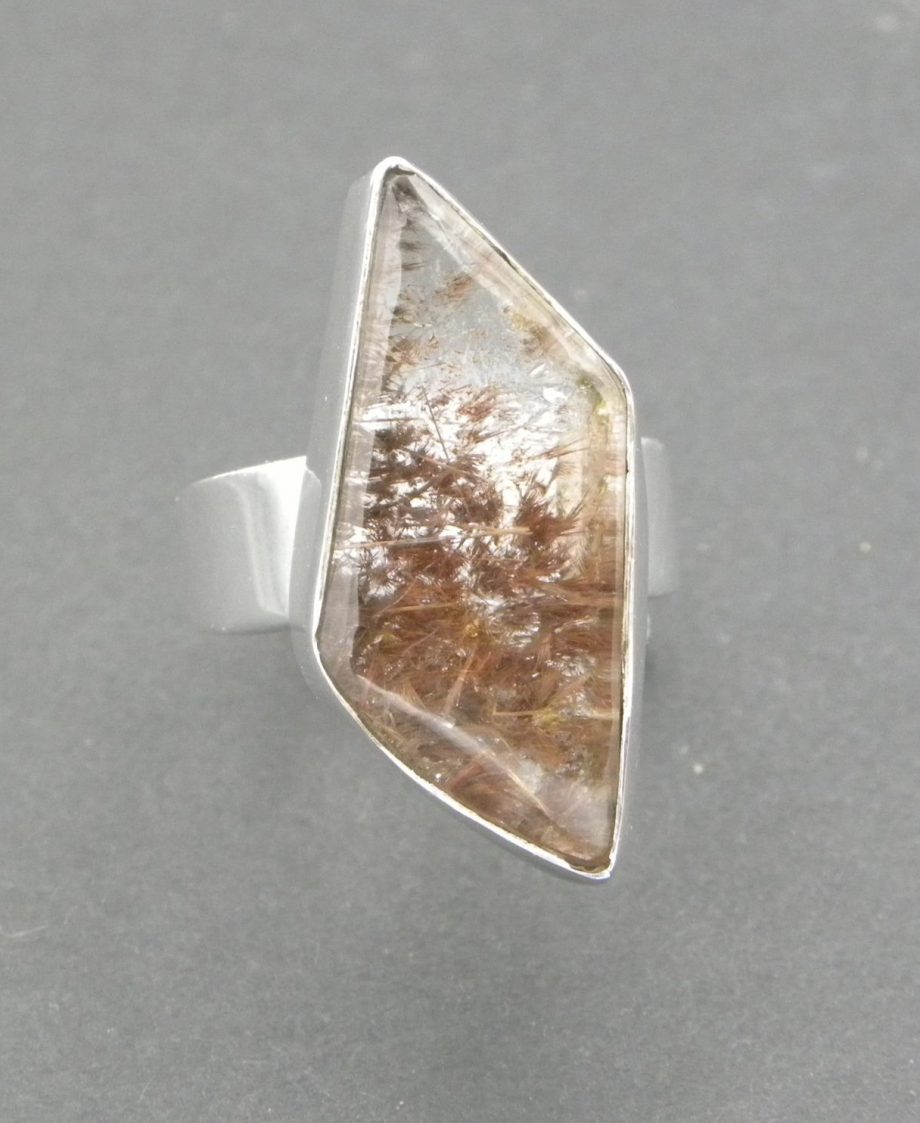 Large Garden Quartz Ring (Lodolite) with stunning inclusions 